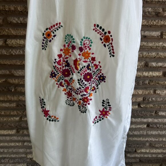 Vintage 80s Mexican Handmade Embroidered Peasant Dress - Picture 4 of 7